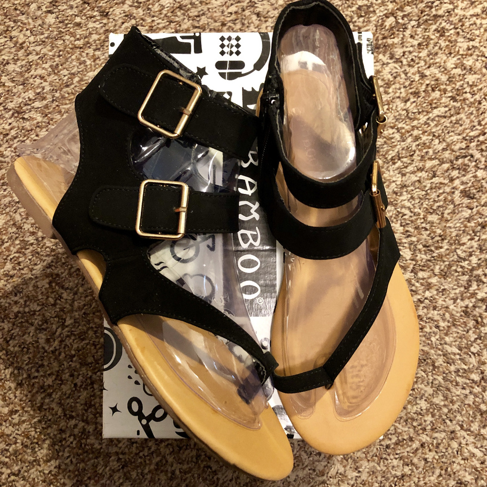 NEW Bamboo Gladiator Buckle Sandals Super Cute!